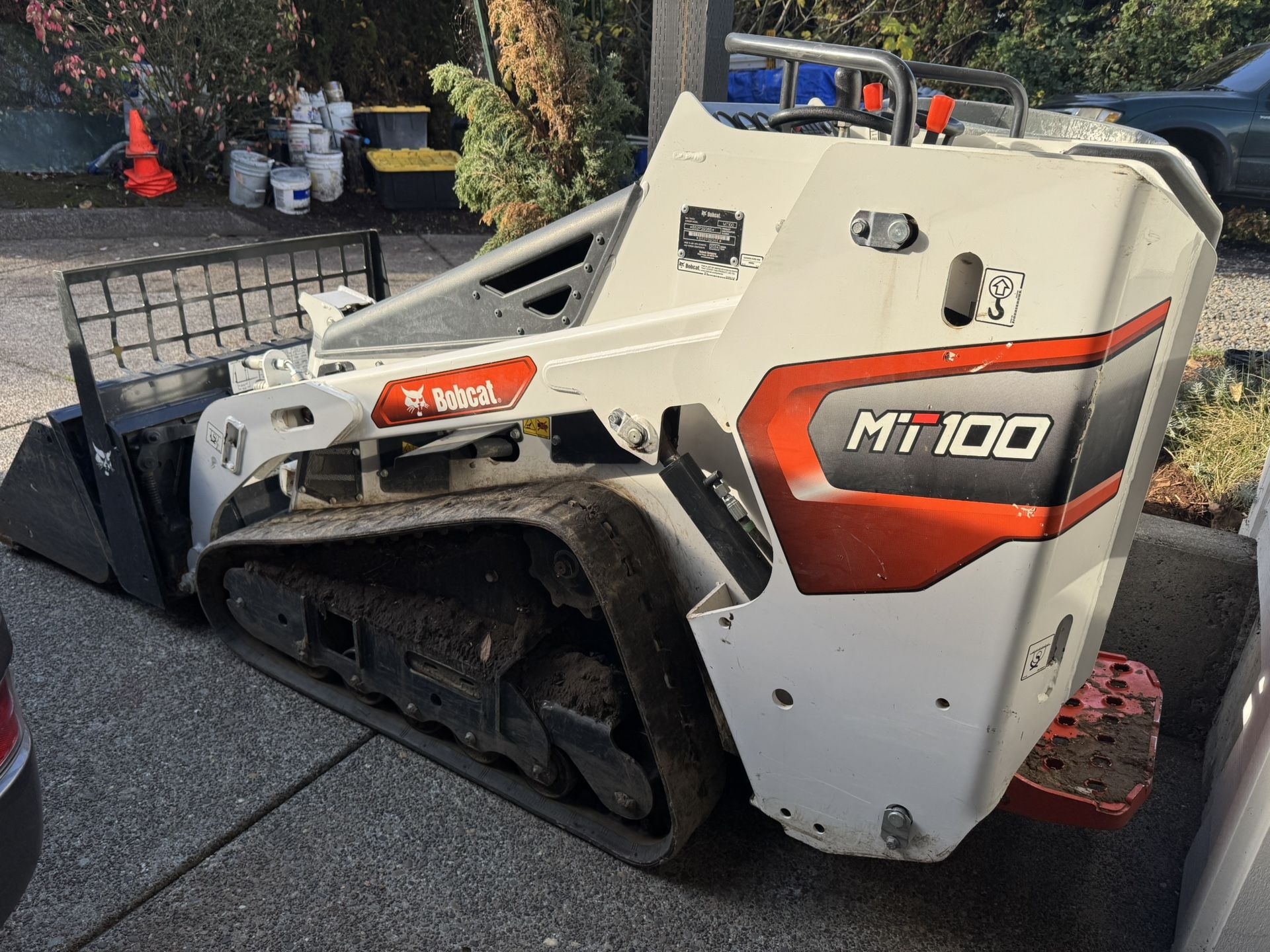 Bobcat Mt100 