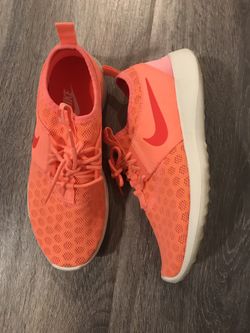 Nike woman's shoes