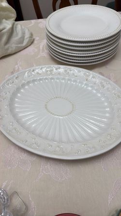 Butler’s pantry Lennox, China, eight piece set plus serving tray