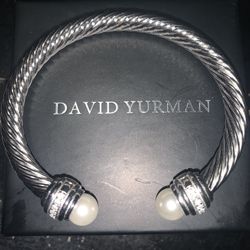 David Yurman 925 silver 7mm pearl and diamond cuff bracelet, size is M, 6-7 in.