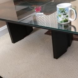 Furniture Elegant coffee table With Glass Top