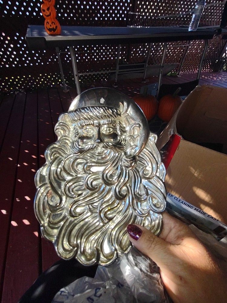 Santa Face Dish.. Silver Plated $12 Fírm