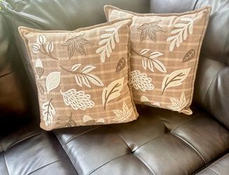 Set of 2 Fall Leaf Throw Pillows