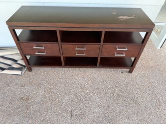 Entertainment center