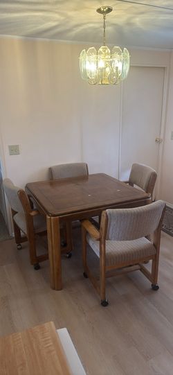 Dining room table with 4 chairs