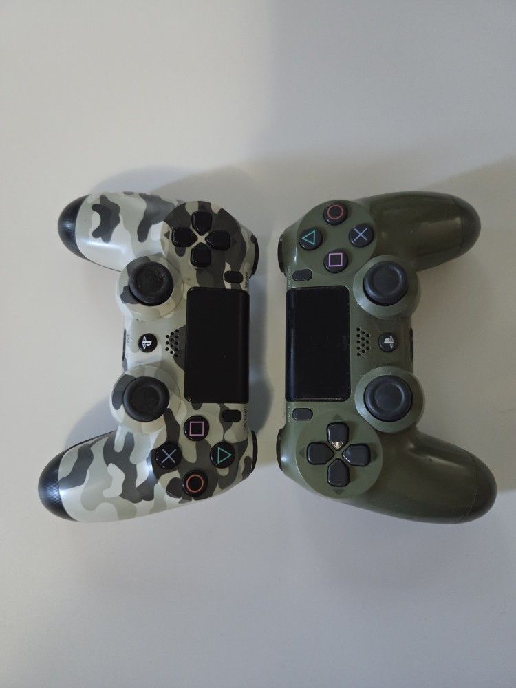 2 Dualshock 4 Controllers For Ps4
