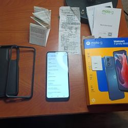 Motorola G Play W/ Unlimited Data, Text, Calling (Includes Service)