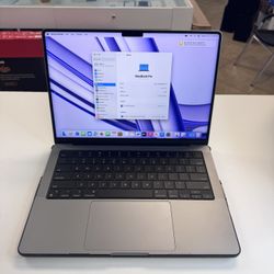 MacBook Pro 14inch M3-1TB ssd like New battery cycle 7 & Free Case 