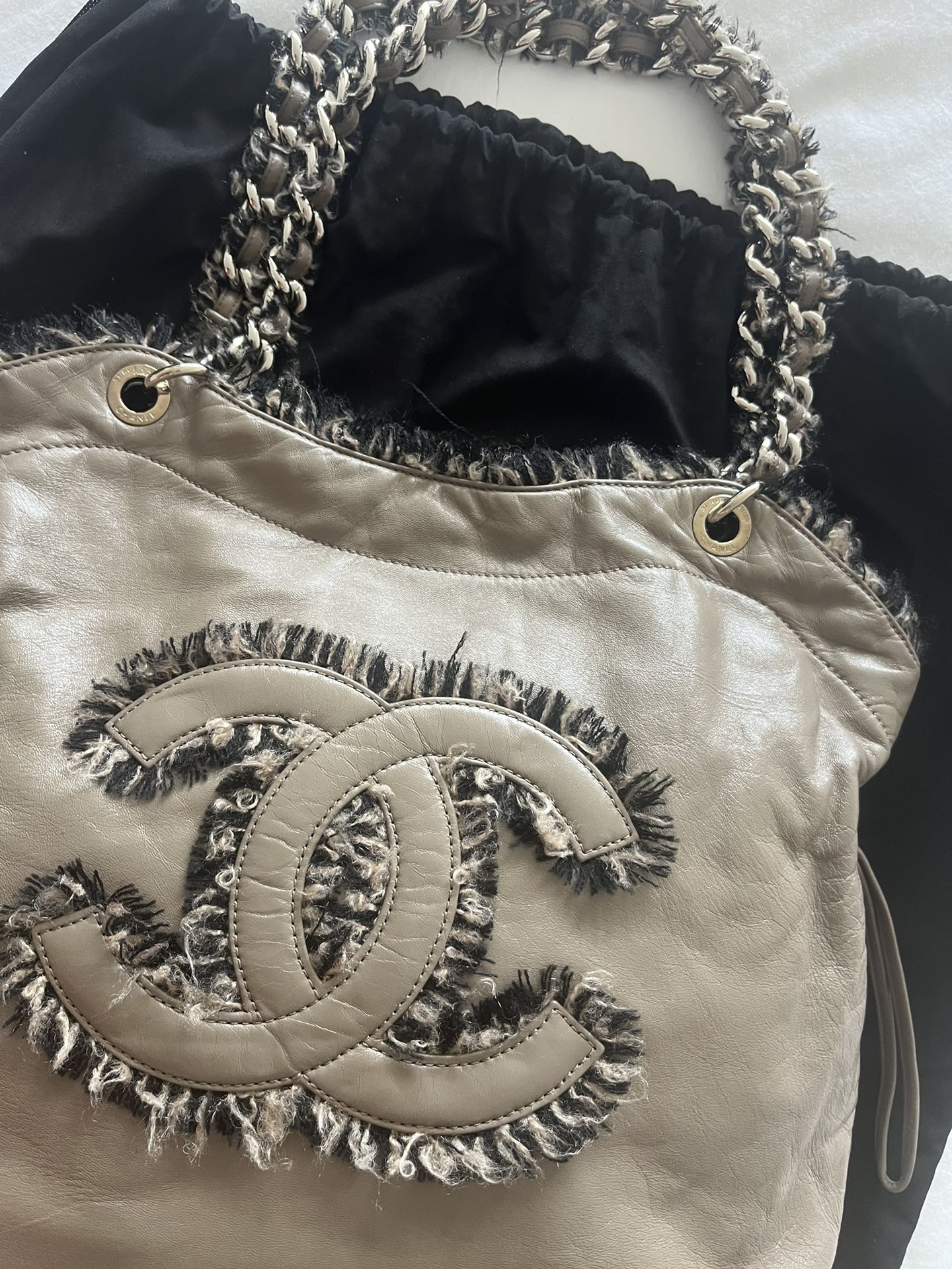 Chanel Tweed & Leather Handbag for Sale in Miami, FL - OfferUp