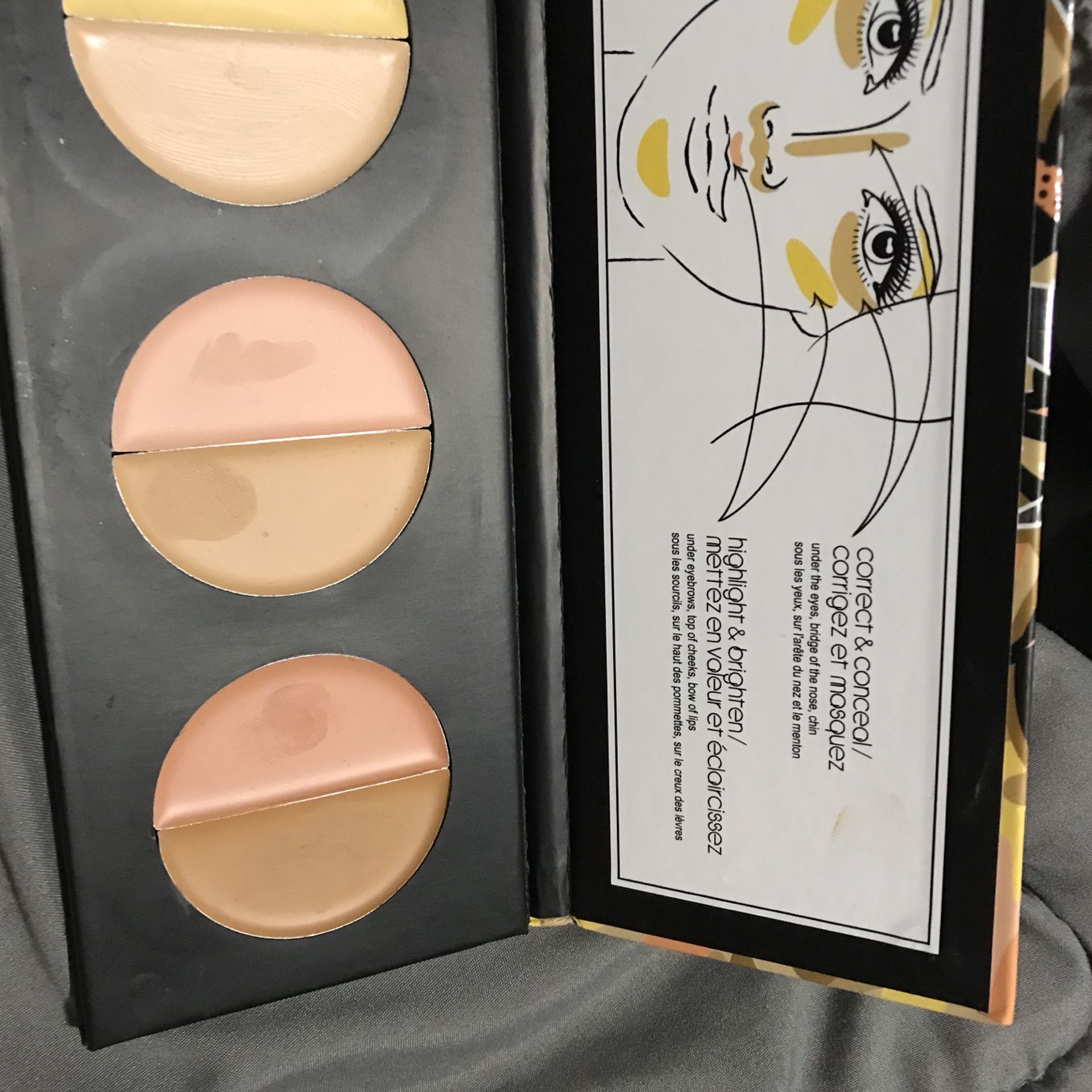 Comou Flag 101 Complexion Corrector Palett for Sale in Oakland, CA - OfferUp