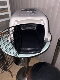 Petmate Ultra Vari 32" Medium Dog Travel Kennel - Airline Friendly Crate