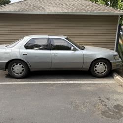 1994 Lexus LS 400