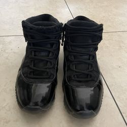 Nike Air Jordan 11 “ Cap N Gown” Size 9