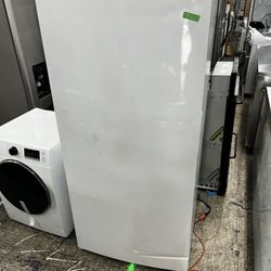 FRIGIDAIRE UPRIGHT FREEZER 20 CU FT for Sale in Santa Ana, CA - OfferUp