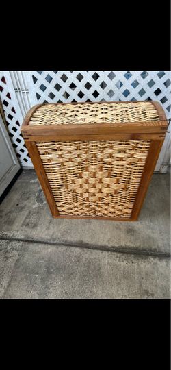 Wicker and Wood Laundry Hamper with Lid