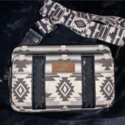 Wrangler Crossbody 