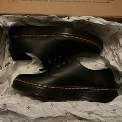 Doc Martens Zavala Lo Size 7 