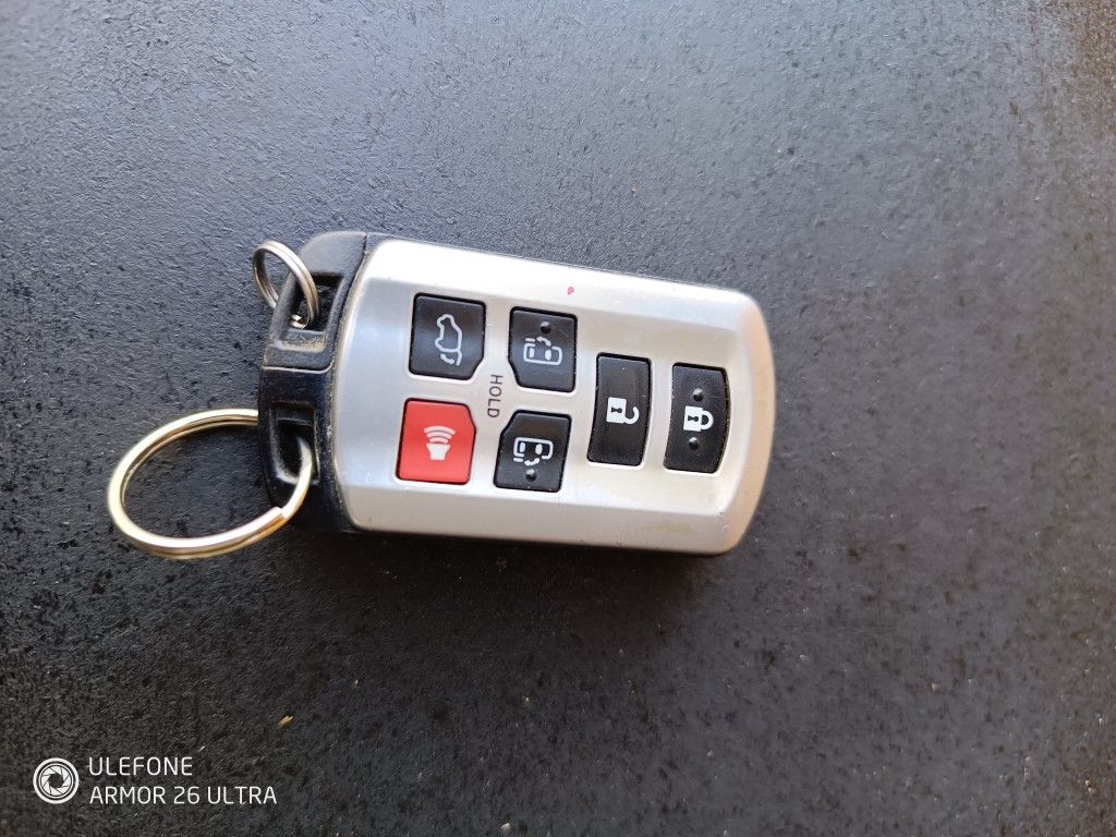 Toyota Sienna OEM Remote Control 