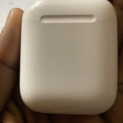 Apple AirPods First Gen (used and scratched)