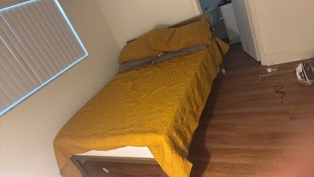 Full Size Bed Set