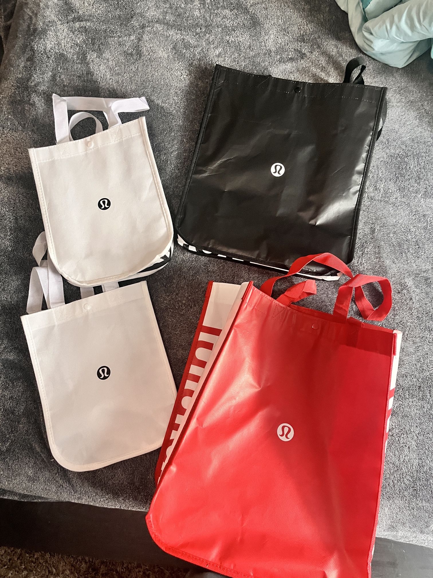 Lululemon reusable tote bags