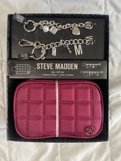 Steve Madden Fanny Pack and 2 key chains