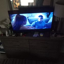 32 Inch Smart TV Only Asking $40 