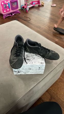 Nike Soccer Cleats Size 6