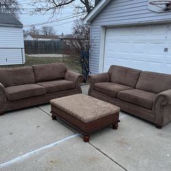 Art Van Broyhill Couch Set With Ottoman