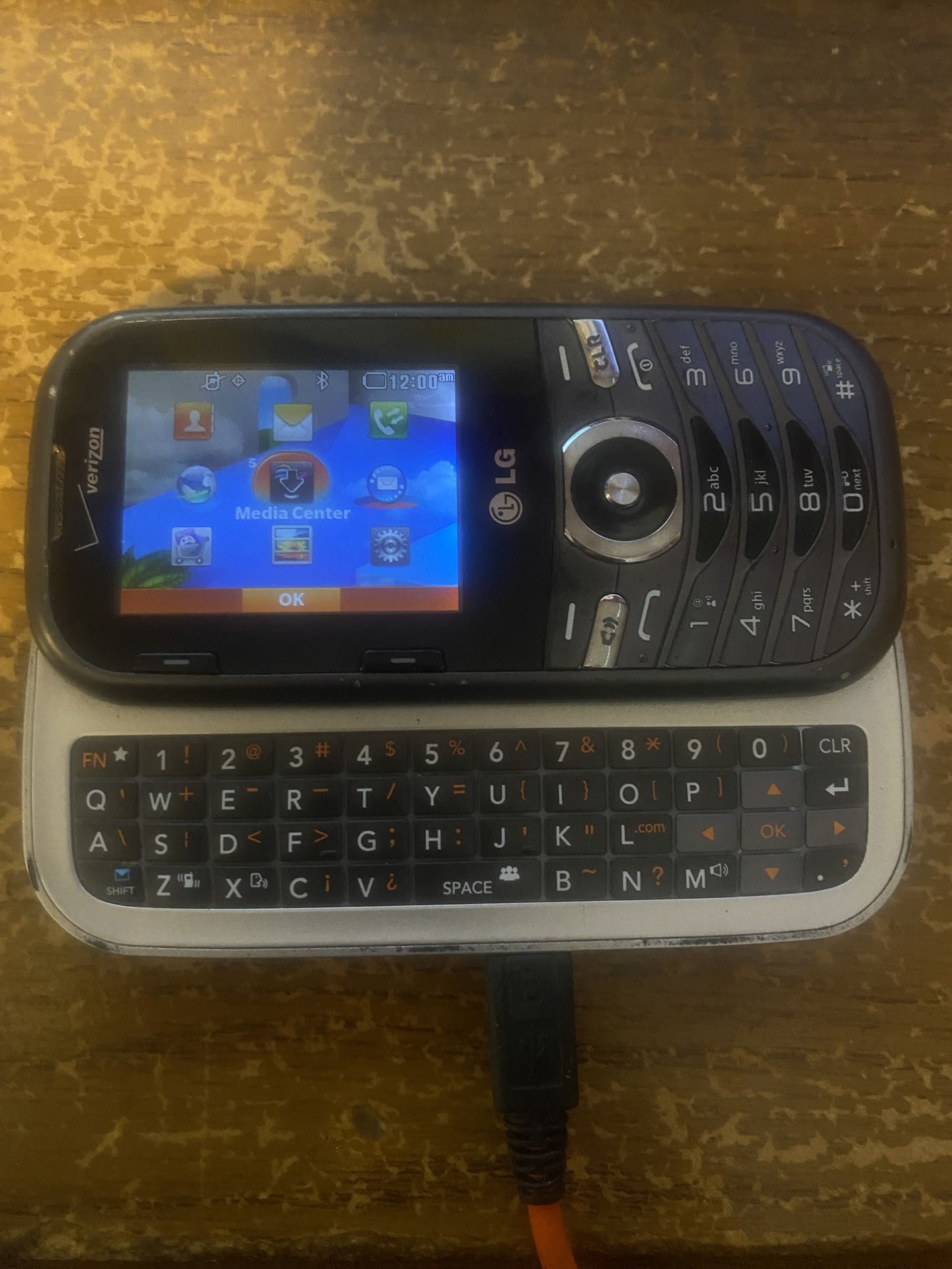 Vintage LG Cosmos 3 VN251 Gray (Verizon) 3G Basic Slider Qwerty Cell Phone Charging Port Cover Missing