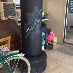 Century  Wavemaster Xxl Freestanding Punching Bag