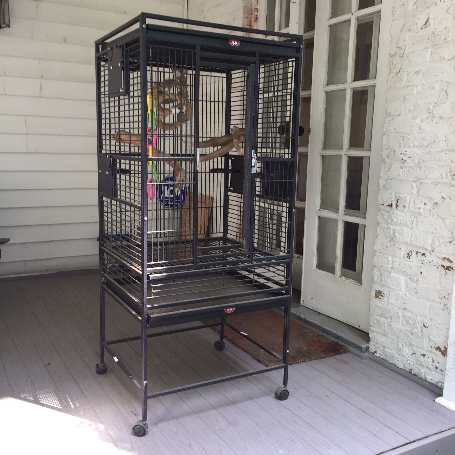 Black parrot cage in excellent condition