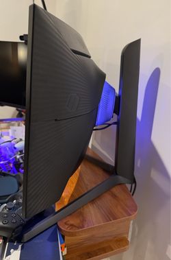 Samsung Odyssey G7 27” Curved Gaming Monitor | 240Hz | 1440p | 1ms