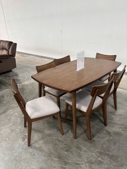 Dining table set