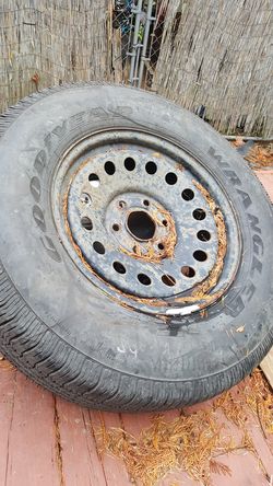 P265/70R17 tire
