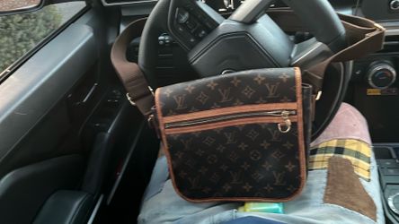 Louis Vuitton adjustable monogram unisex bag