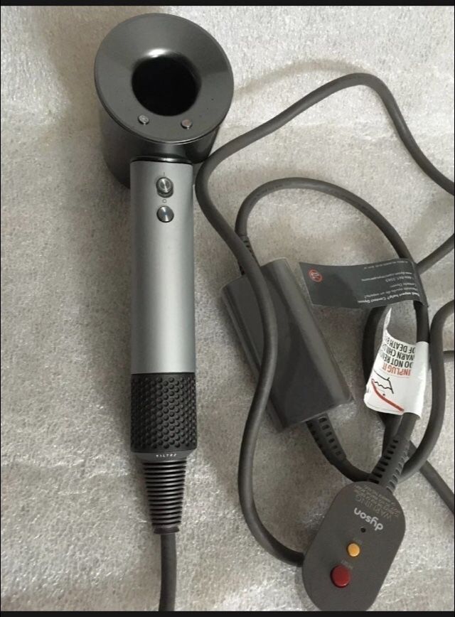 Dyson Supersonic Hair Dryer silver/grey- HD02. Item is in good working condition   Only the main body. No attachments included   HD02 is professionall