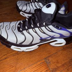 Nike Sneakers 