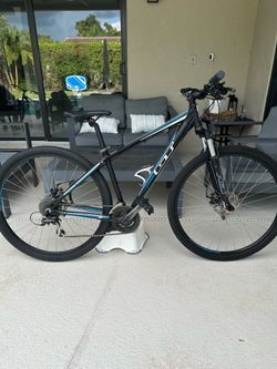 GT Mountain Bike 29 Inch Tires