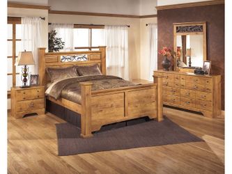 5 Piece Ashley Bedroom Set Used