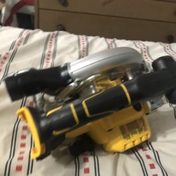 Dewalt Saw