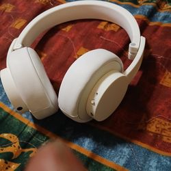 LIKE NEW URBANISTA SEATTLE BLUETOOTH HEADPHONES 