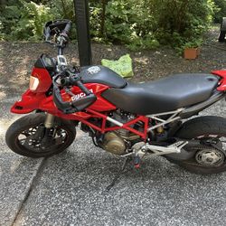 2008 Ducati Hypermotard 1100s