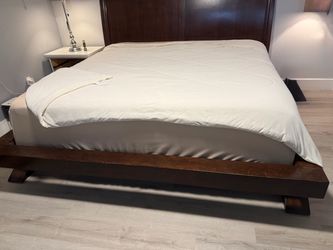 King size frame bed