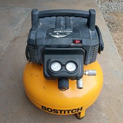 BOSTITCH 6 GALLONS 150 PSI AIR COMPRESSOR 