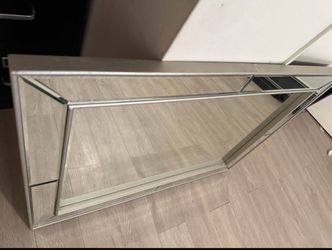 Wall mirror