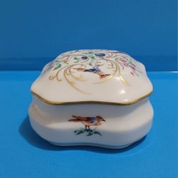 Limoges porcelain box, by Reuge, Switzerland. MUSIC SYSTEM UNINSTALLED!!!!
