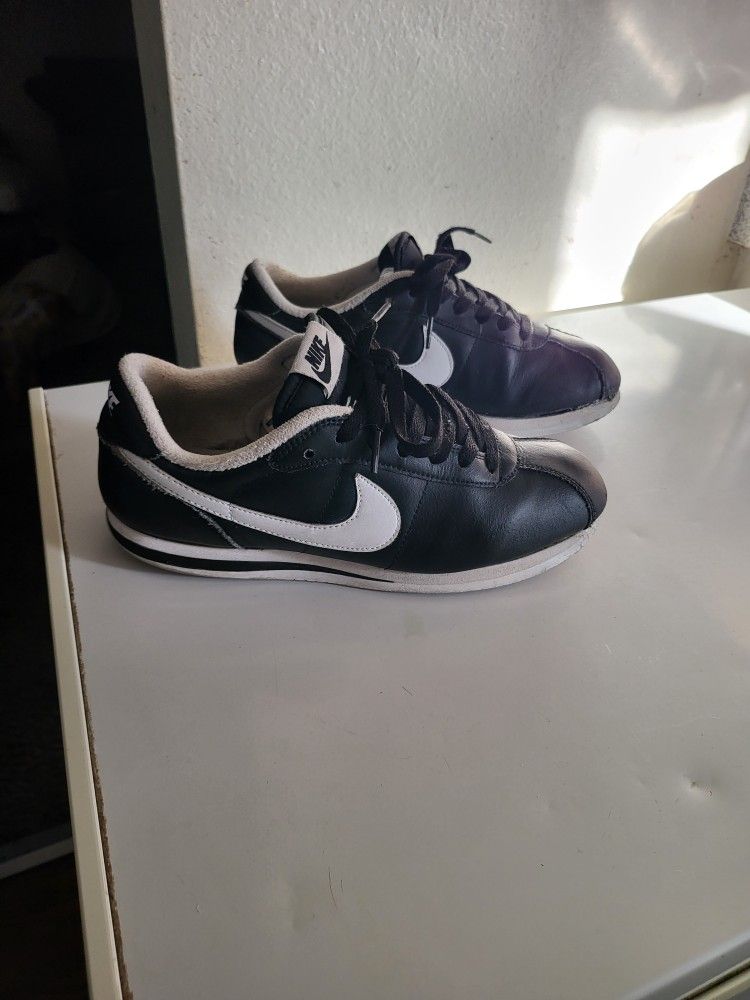 Nike Cortez Shoes Size 8 $25