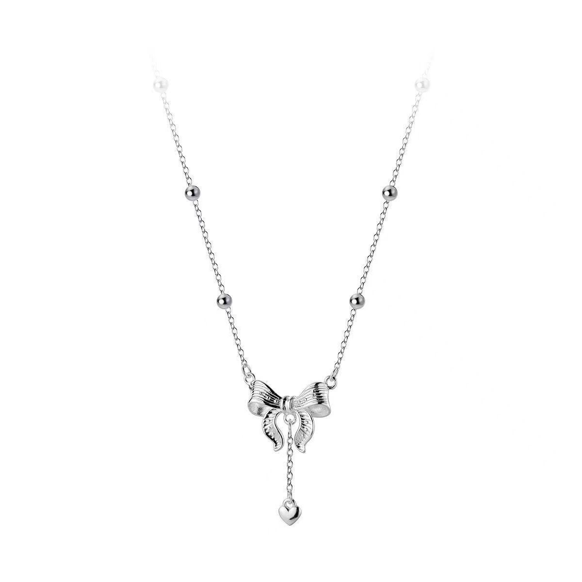 Princess on the run bow necklace