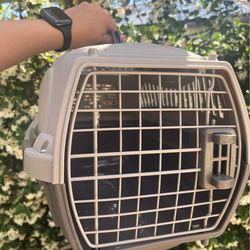 Whisker City / Small pet / cat carrier